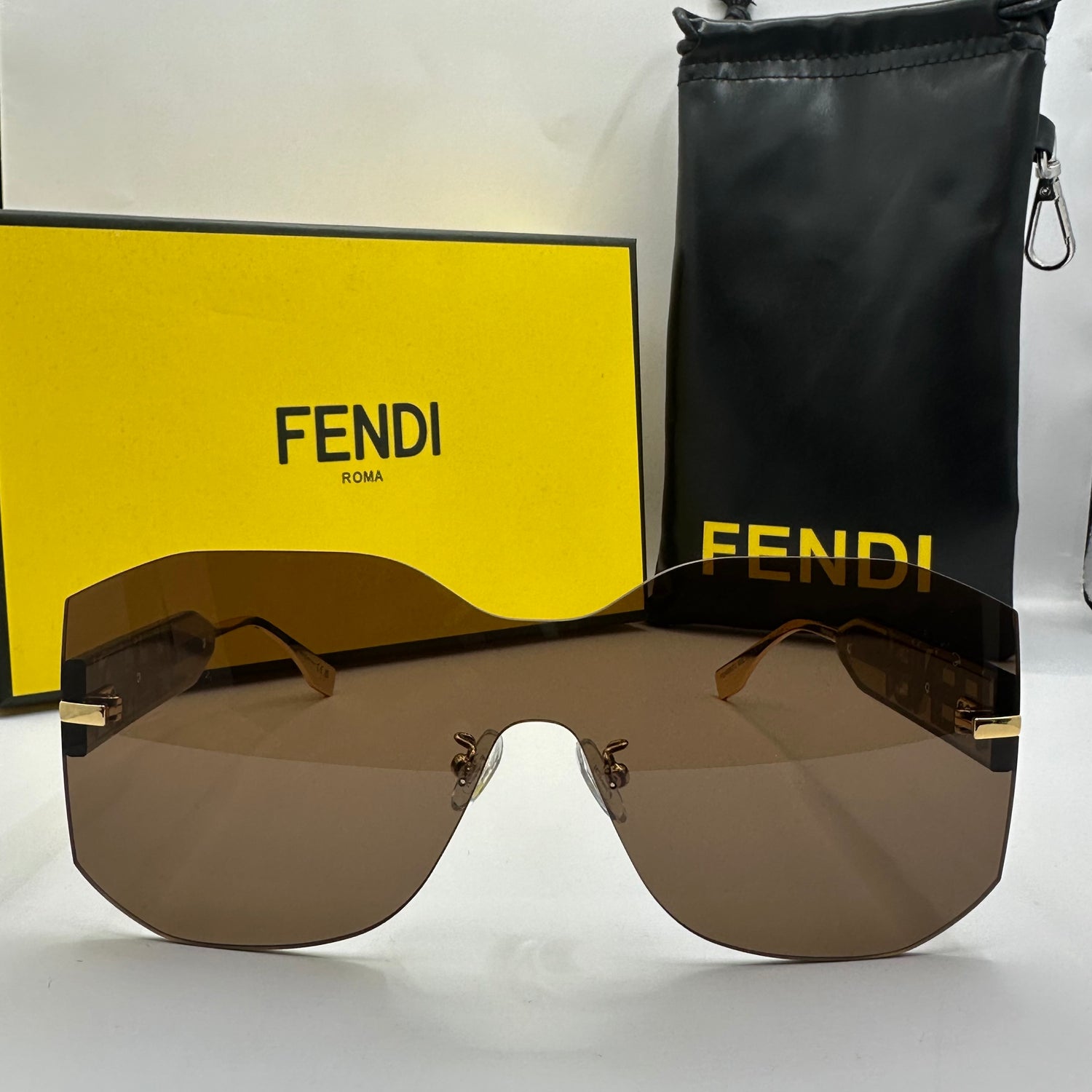 Fendi FE60067U