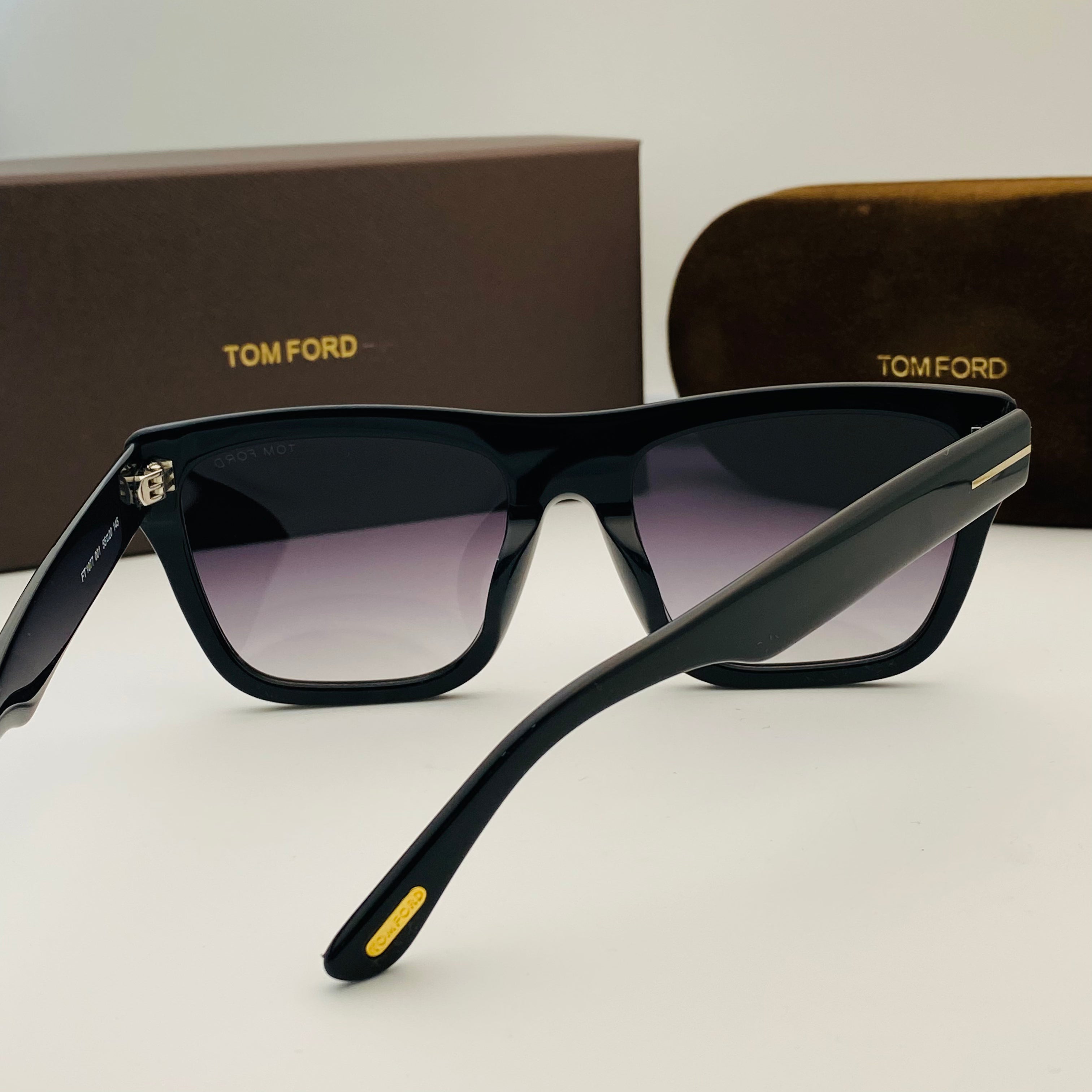 Tom Ford Alberto TF1077