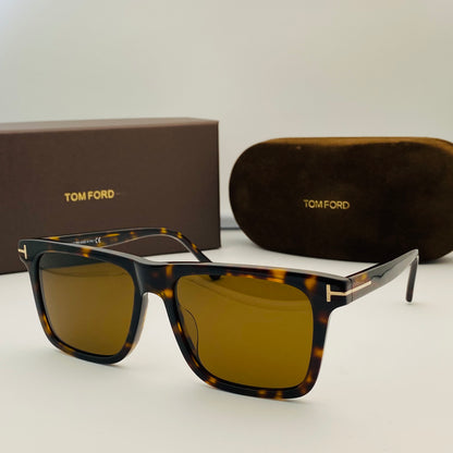 Tom Ford Buckley TF906