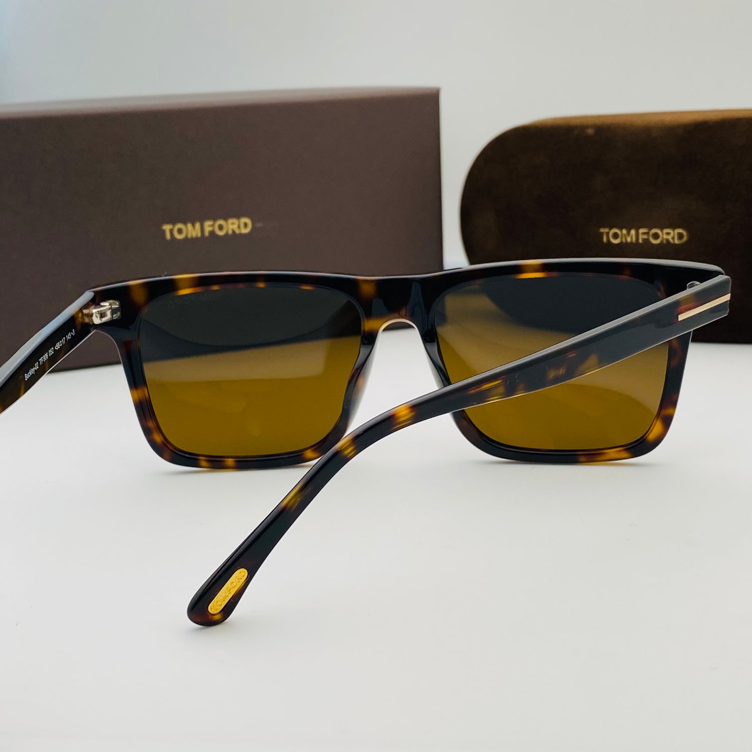 Tom Ford Buckley TF906