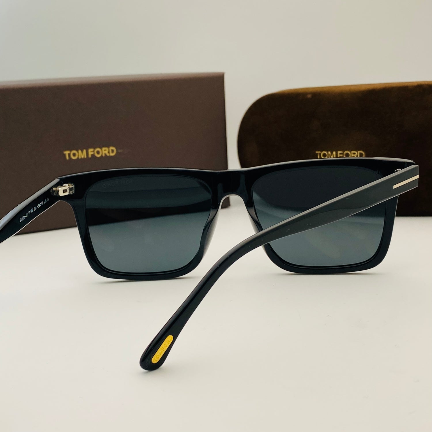 Tom Ford Buckley TF906