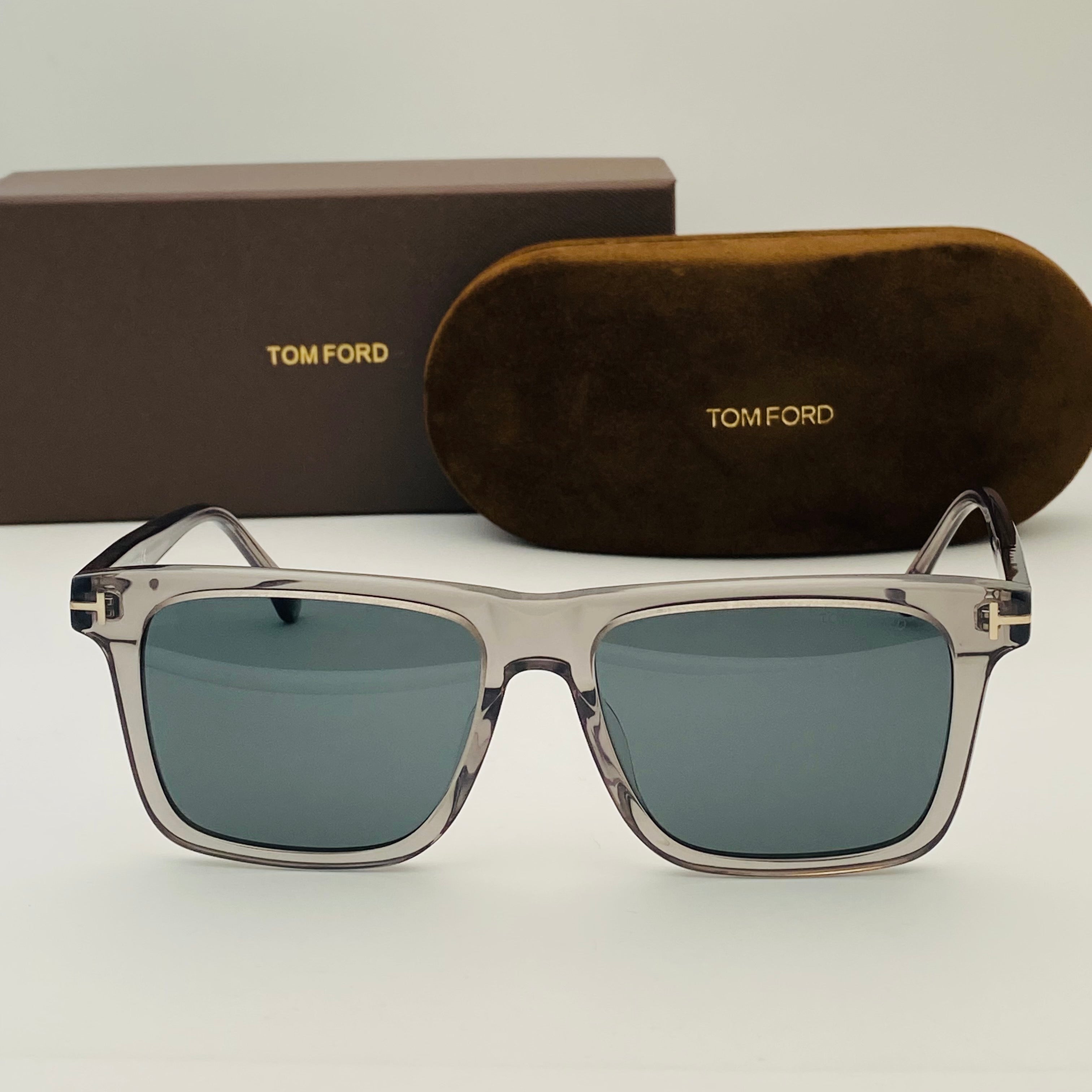 Tom Ford Buckley TF906